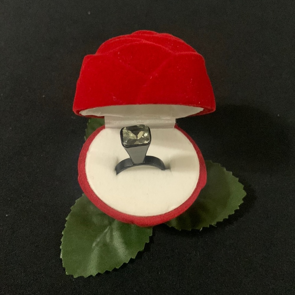 Unique black ring